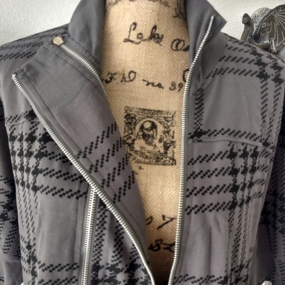 Torrid Tops - Torrid Hounds tooth double zip jacket size 2